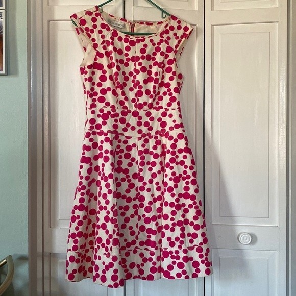 Maggy London perfect polka dot fit and flair dress. Size 4 - Picture 1 of 11